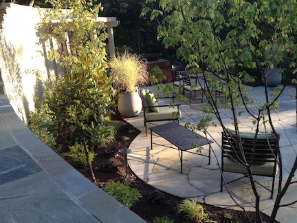 Arc and tangent patio design